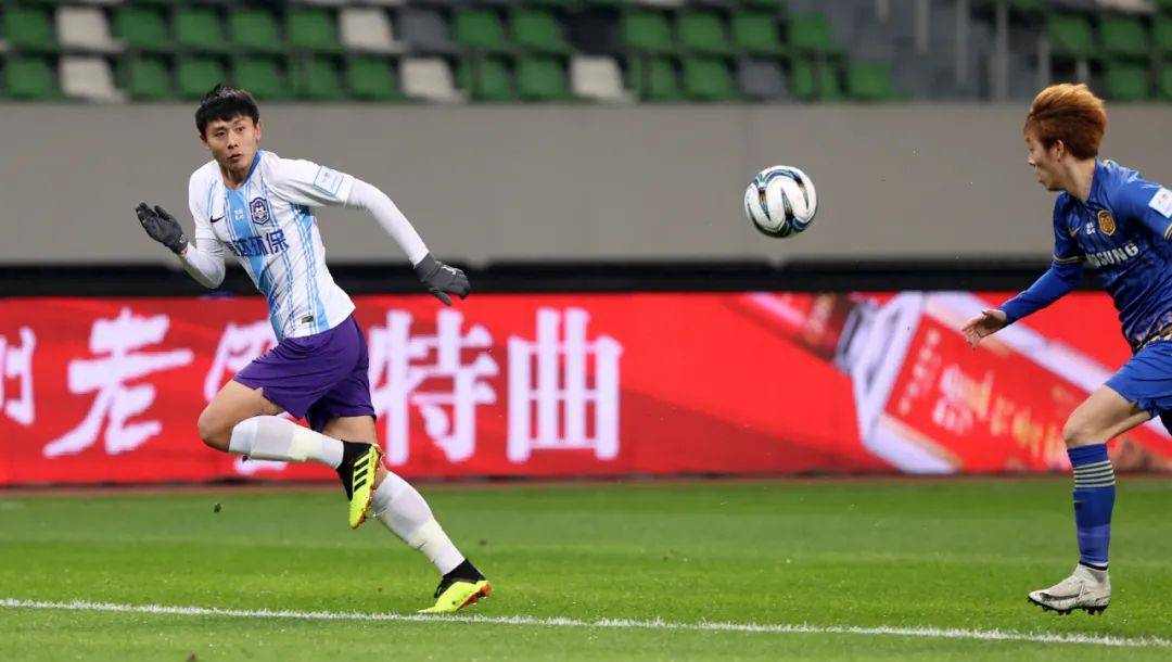 足协杯半决赛首回合憾平苏宁 若解决这一点泰达有望晋级“足球赌注软件”(图1)
足协杯半决赛首回合憾平苏宁 若解决这一点泰达有望晋级“足球赌注软件”(图1)