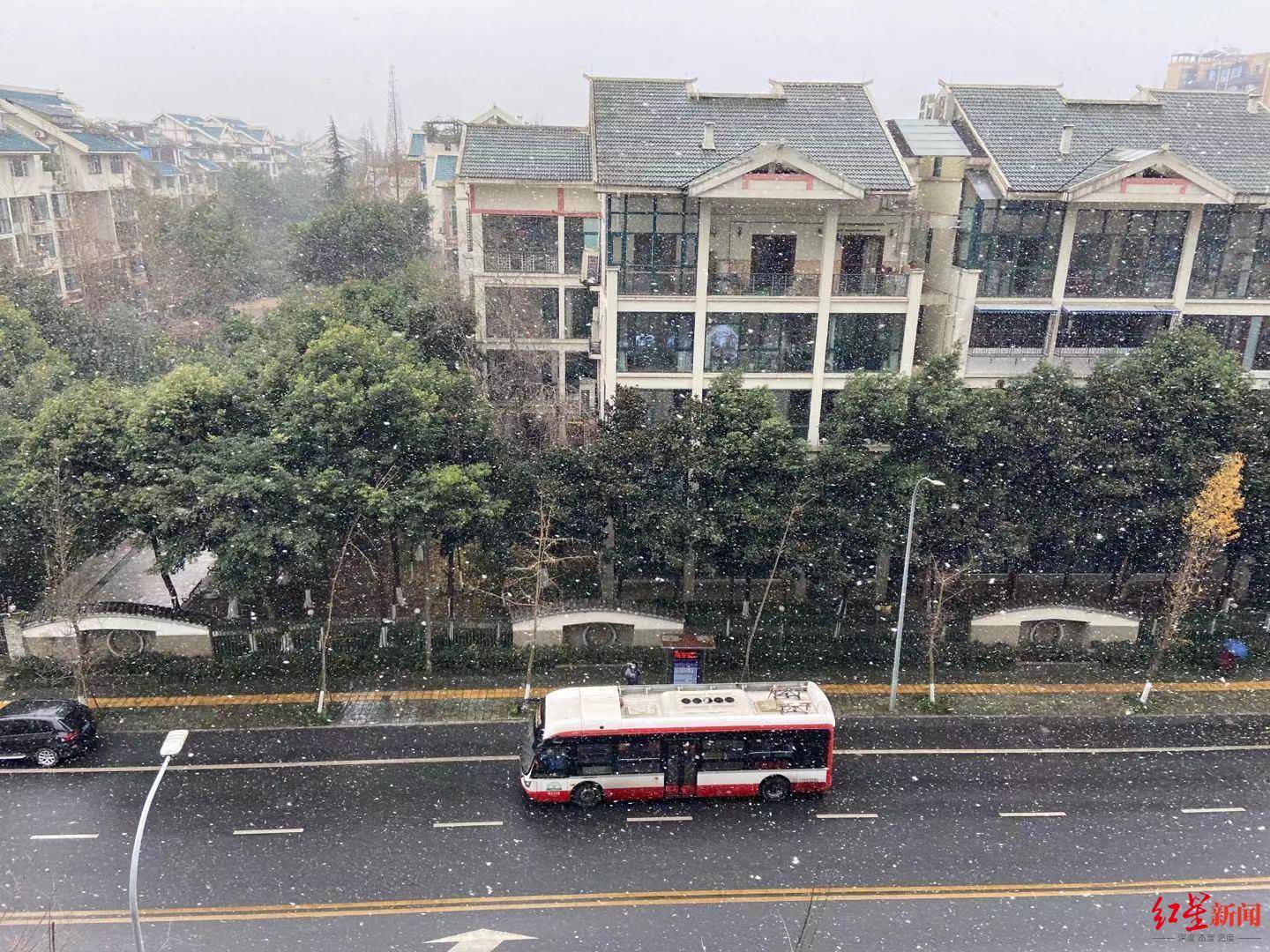 十大足球赌注软件排行榜：
遗憾 成都平坝地域今天不会有积雪！追溯到2005年 至今也就两次(图3)