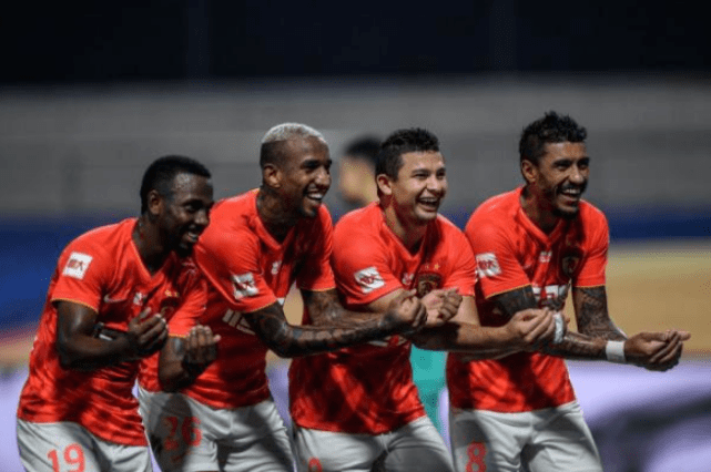 
纵然山东鲁能将李霄鹏解职 换上洋帅 也无法击败广州恒大夺冠‘足球赌注软件APP’(图5)